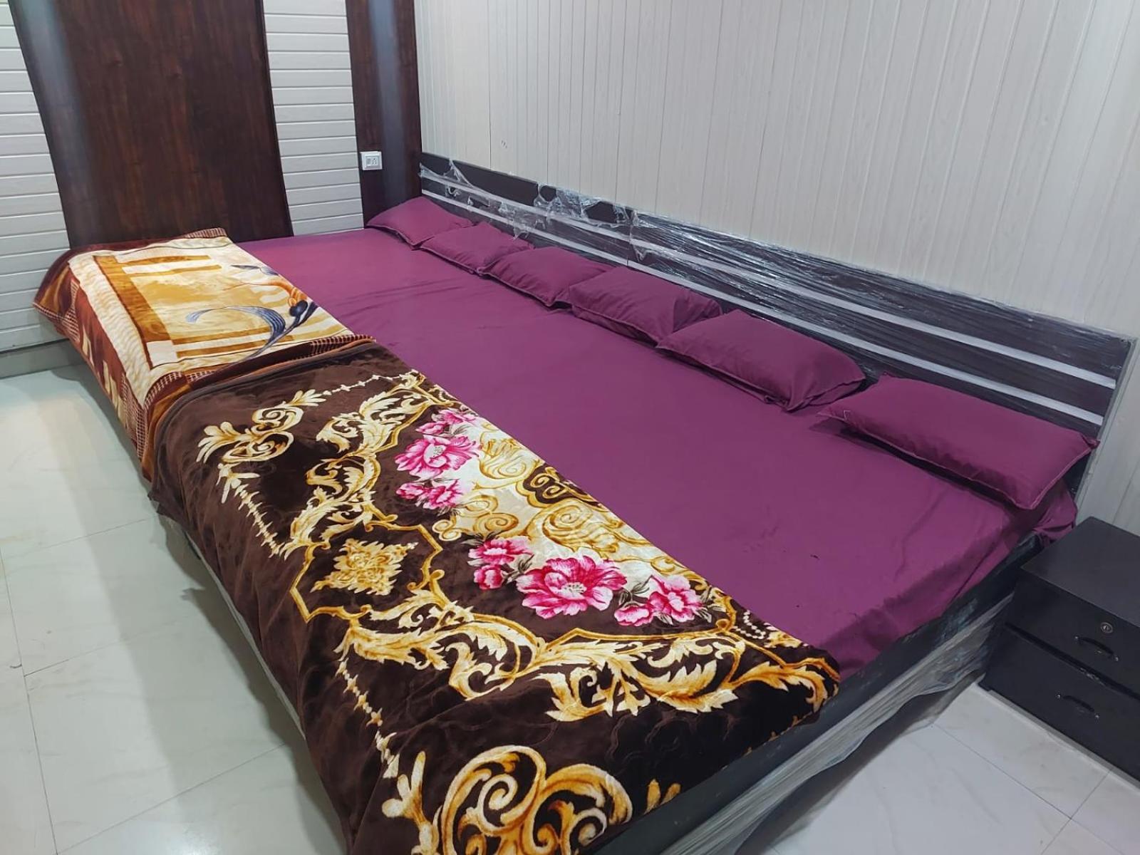 Kanti Devi Seva Sadan Mathura Exterior photo